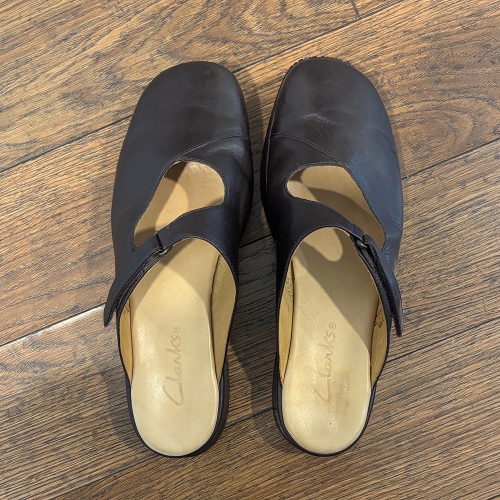 Clarks • Leather Mary Jane Shoes